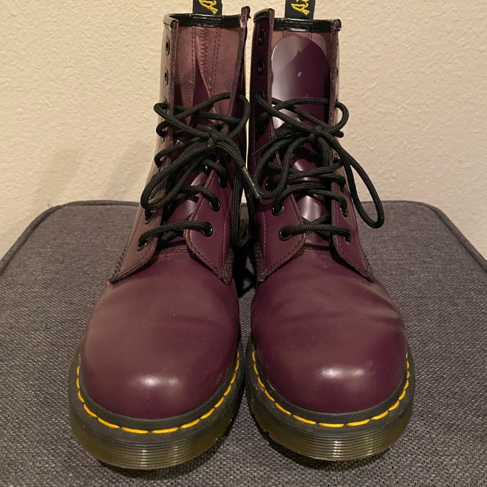 DR MARTEN BOOT SIZE 8